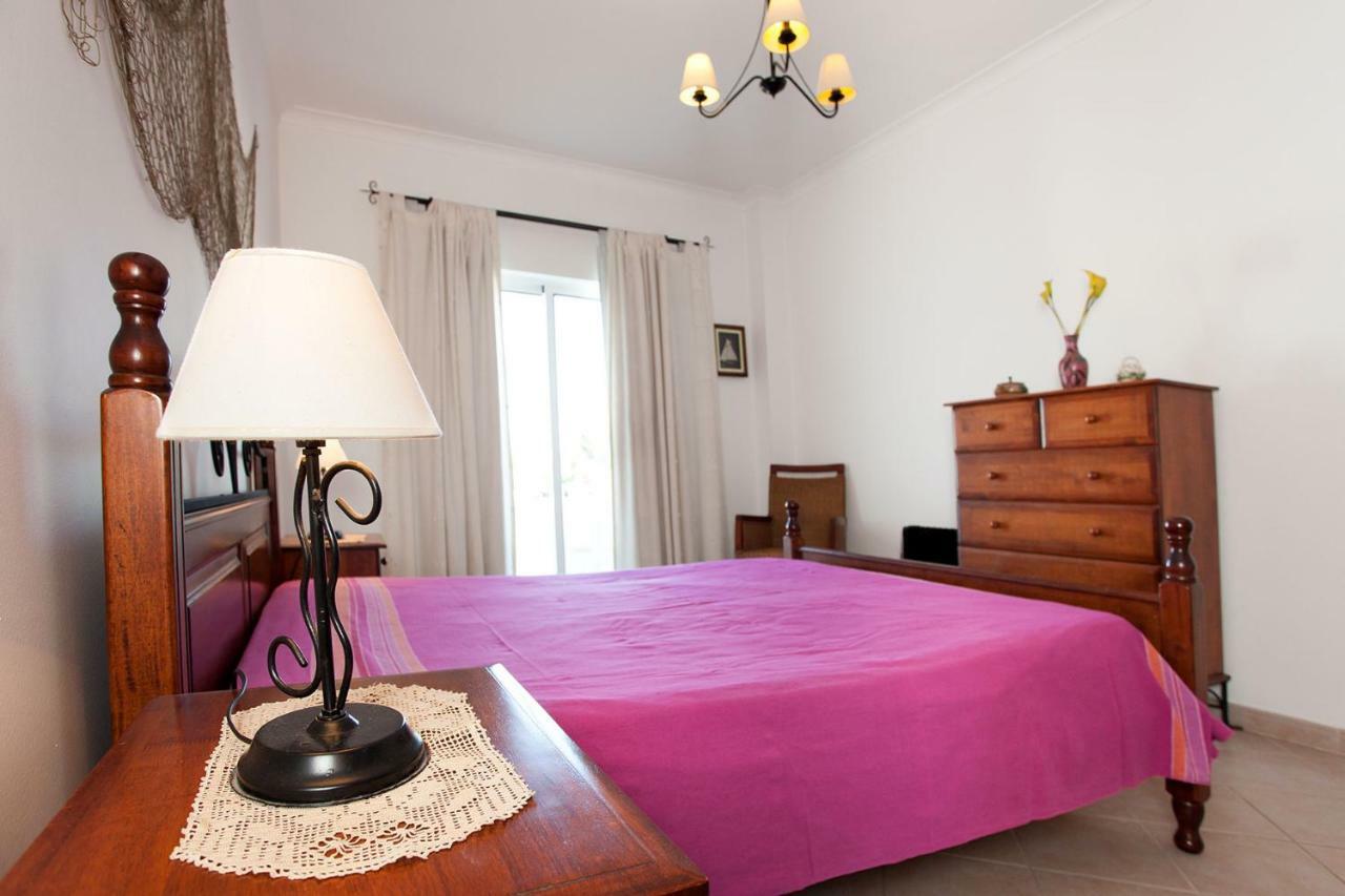 Apartamentos A Ramos: Beachfront Condos with Pool and Modern Amenities Albufeira Exterior photo