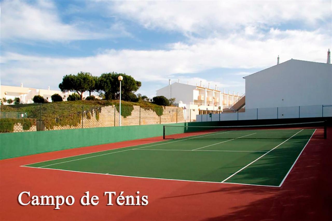 Apartamentos A Ramos: Beachfront Condos with Pool and Modern Amenities Albufeira Exterior photo
